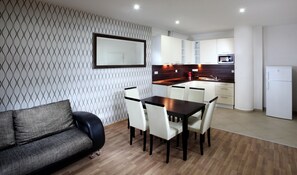 Superior Apartment, 2 Bedrooms (With Private Parking) | Living area