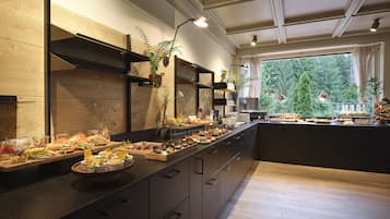 Desayuno bufé gratuito y diario