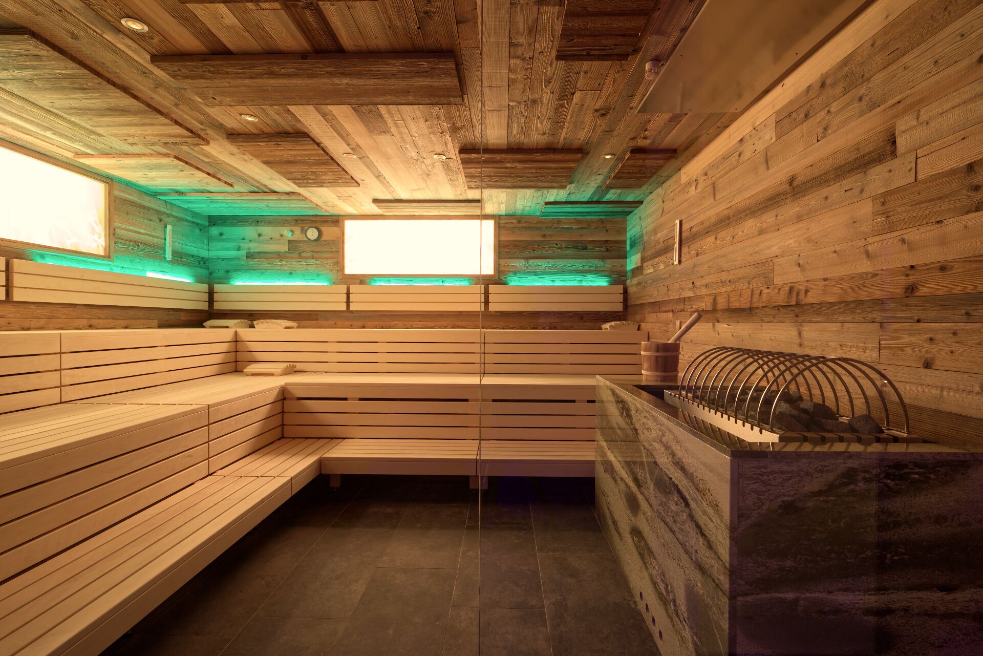 sauna, hot tub, steam room, turkish bath/hammam, body treatments