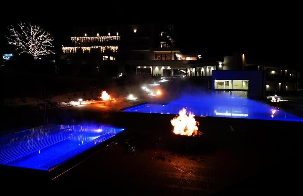 indoor pool, outdoor pool, open 7:30 am to 10:00 pm, pool loungers