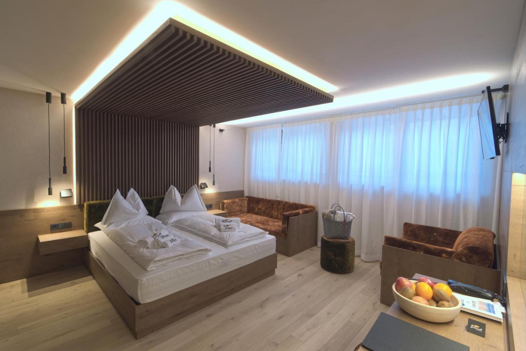 down duvets, minibar, in-room safe, desk