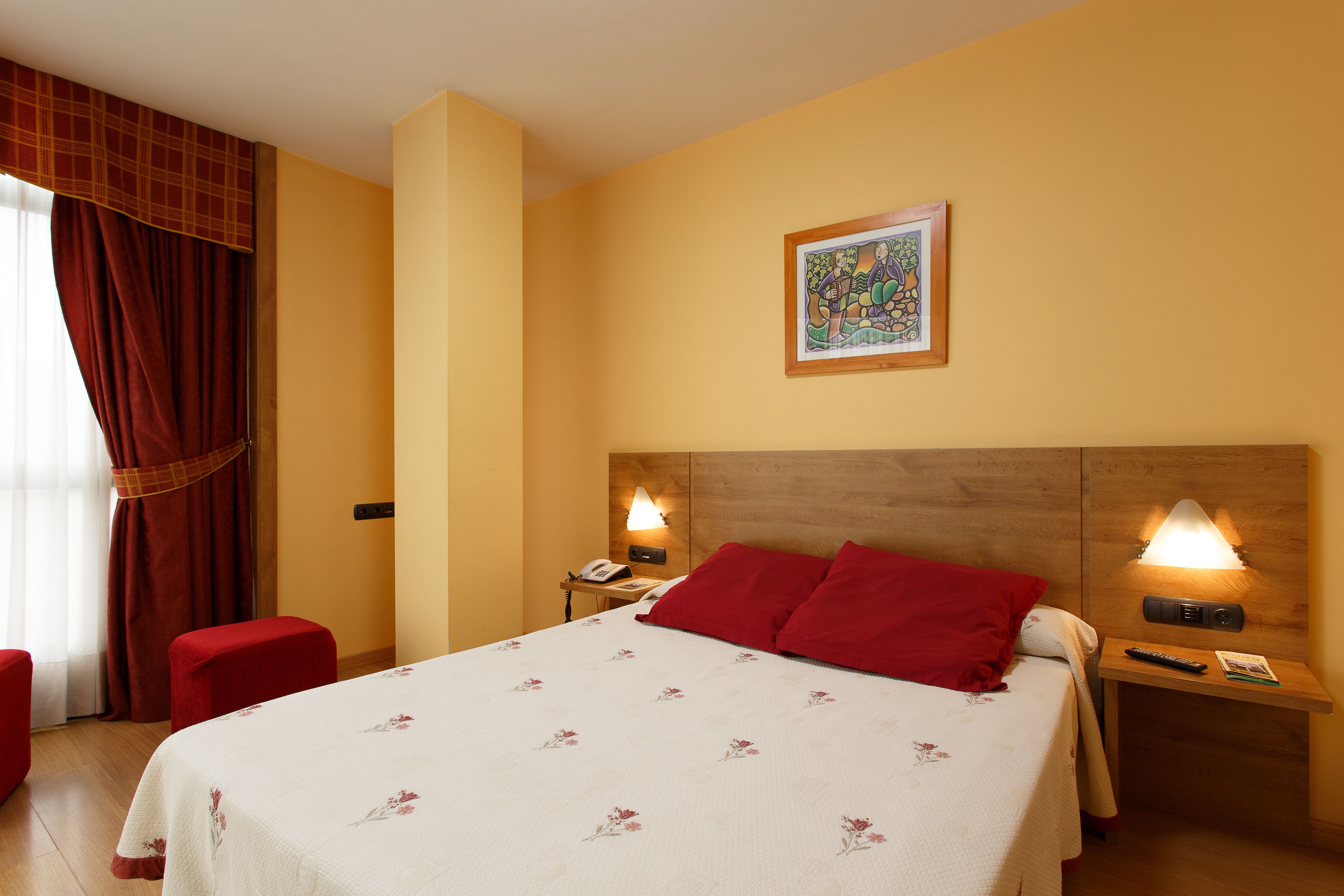 suite | in-room safe, blackout curtains, soundproofing, iron/ironing board