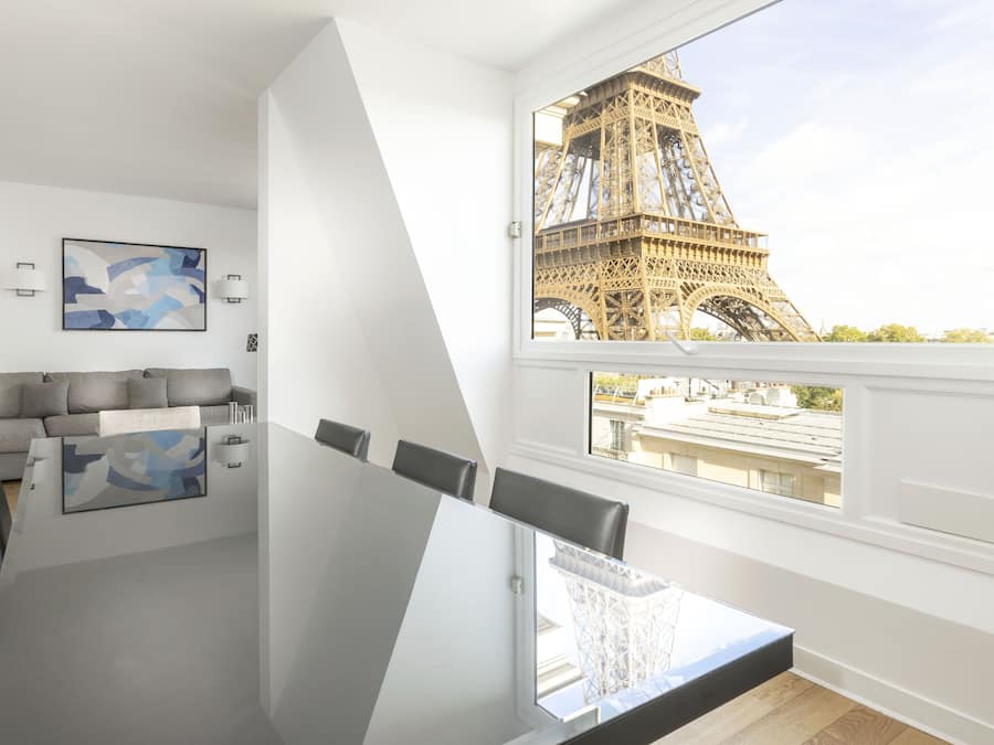Dúplex, 3 habitaciones (Tour Eiffel) | Zona de estar | Una televisión de pantalla plana, un reproductor de DVD