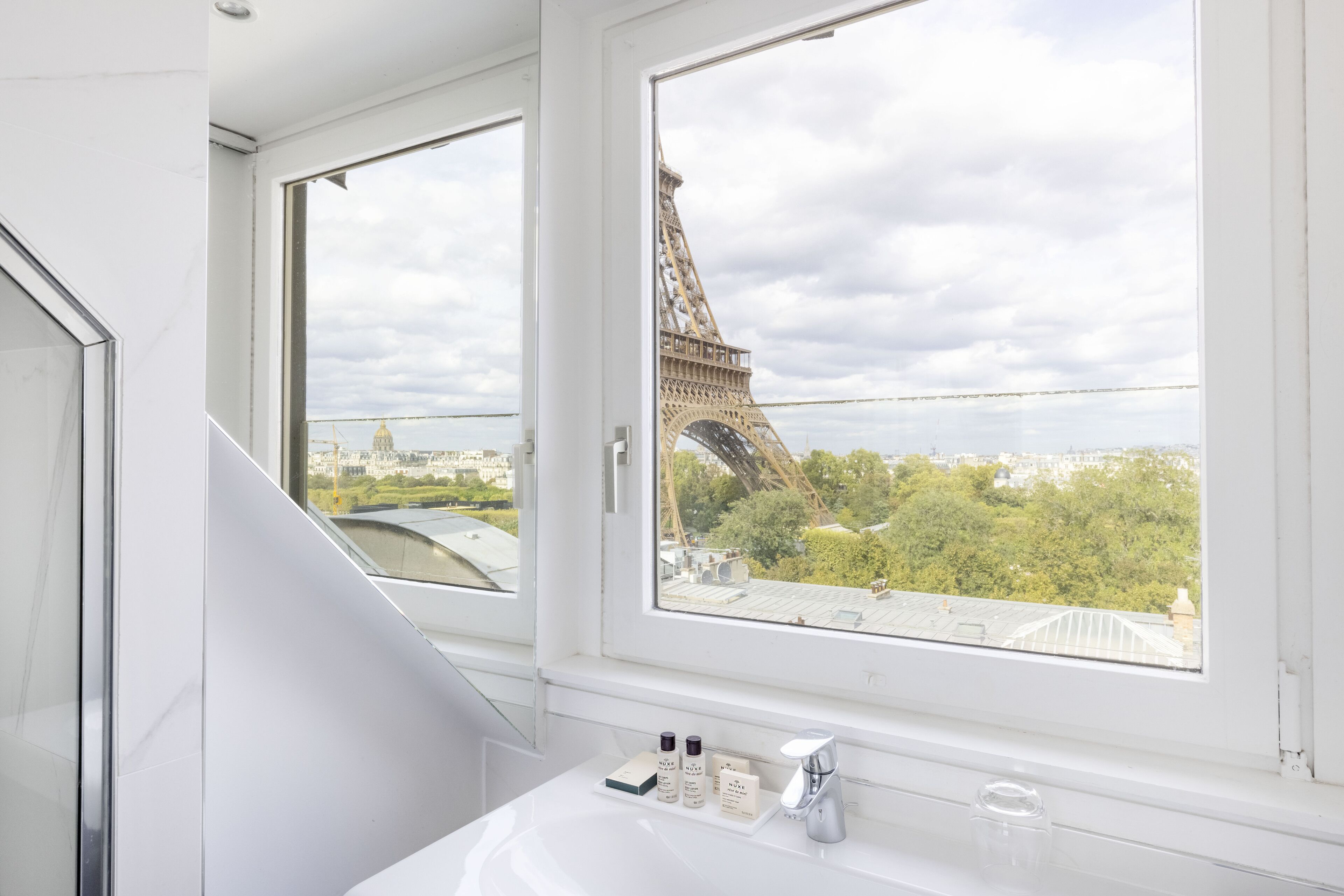 Penthouselejlighed - 4 soveværelser (Tour Eiffel) | Badeværelse | Separat badekar og bruser, gratis toiletartikler, hårtørrer, håndklæder