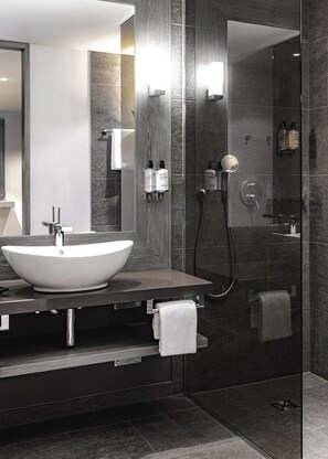 Free toiletries, hair dryer, bathrobes, towels - AMERON Davos Swiss Mountain Resort (Davos)
