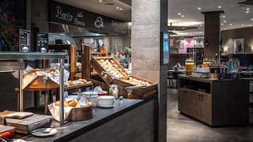 Free daily buffet breakfast