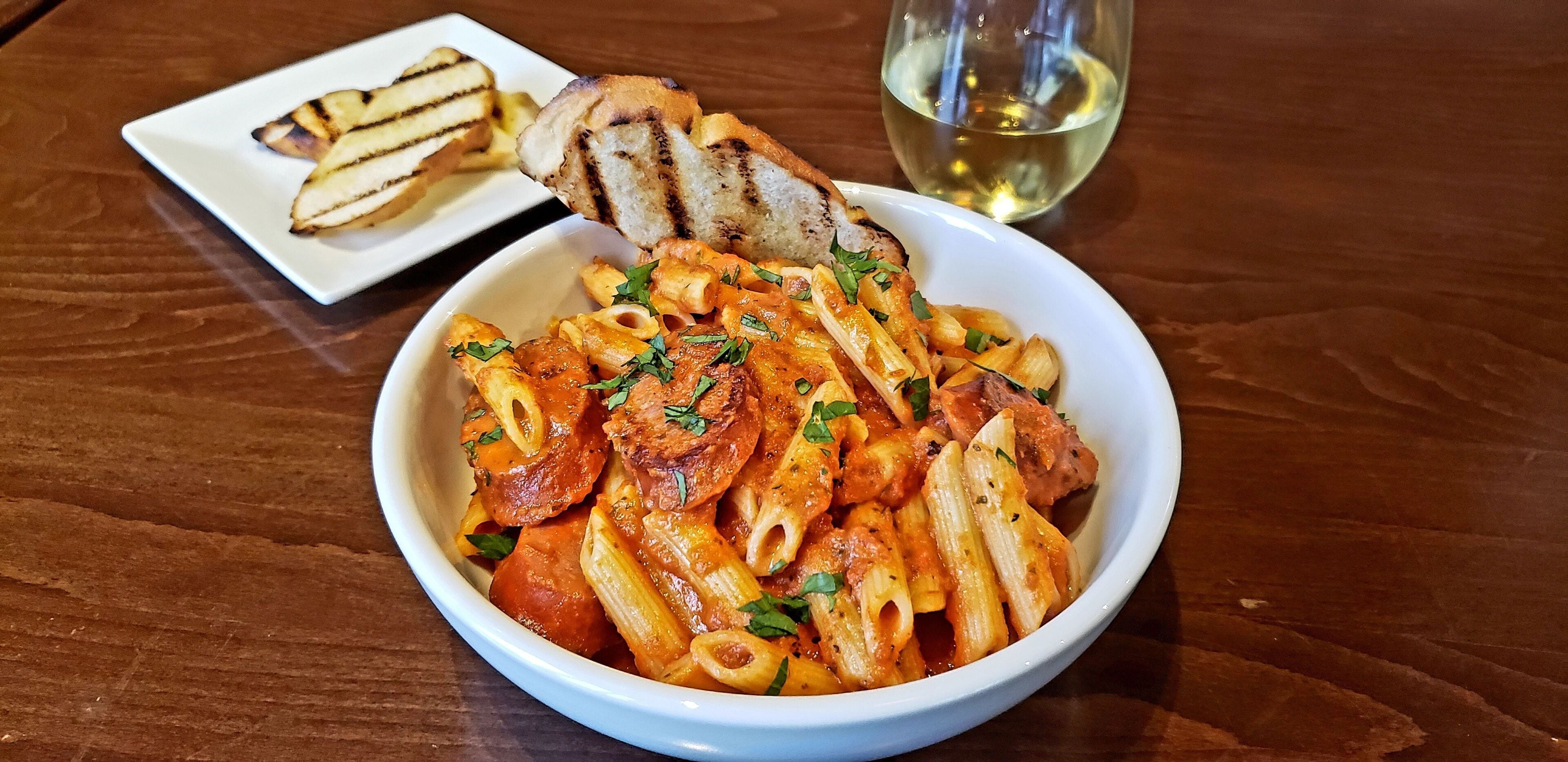 Comida y bebida