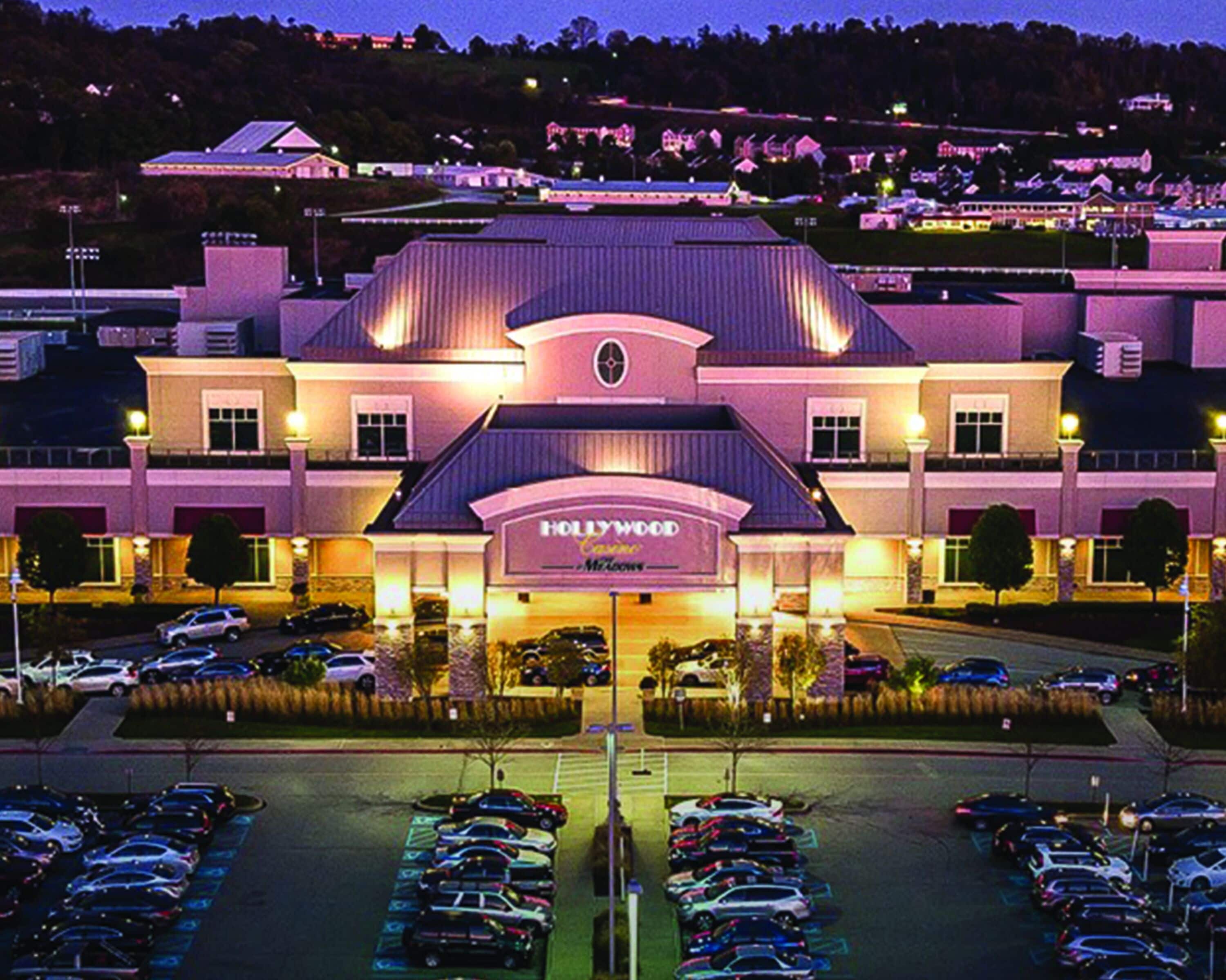 A multi-story hotel with a prominent sign reading "Hollywood Casino."