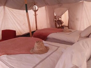 Comfort Tent | Egyptian cotton sheets, premium bedding, Select Comfort beds - Camp Adounia (M'Hamid El Ghizlane)