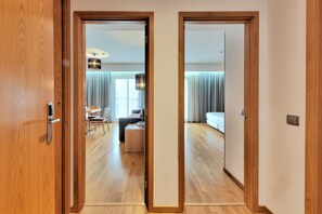 Coffres-forts dans les chambres, bureau, chambres insonorisées