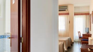 Caja de seguridad en la habitación, cunas, wifi gratis y ropa de cama