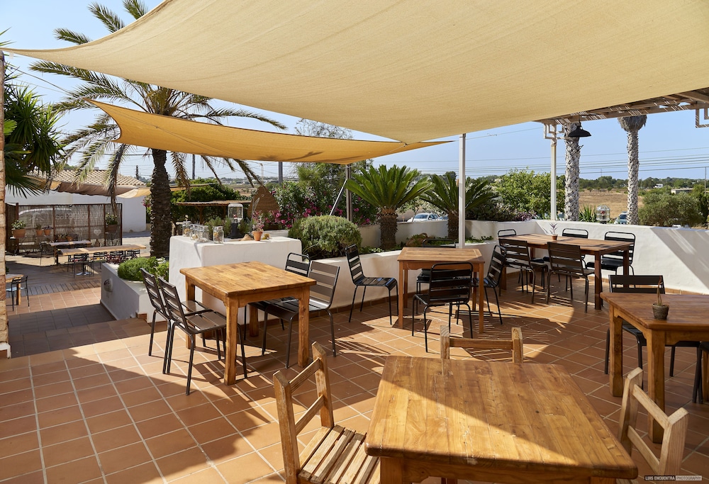 Hostal Illes Pitiüses by null