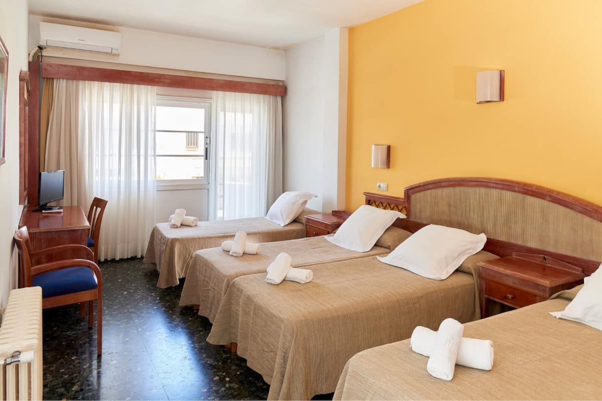 Een kluis op de kamer, babybedden, gratis wifi, beddengoed