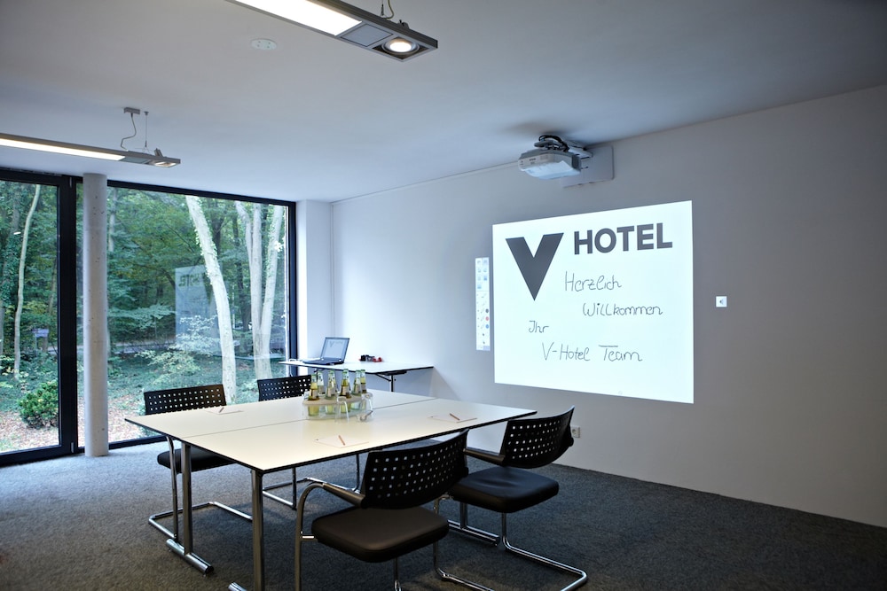 V-Hotel by null