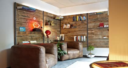 V-Hotel