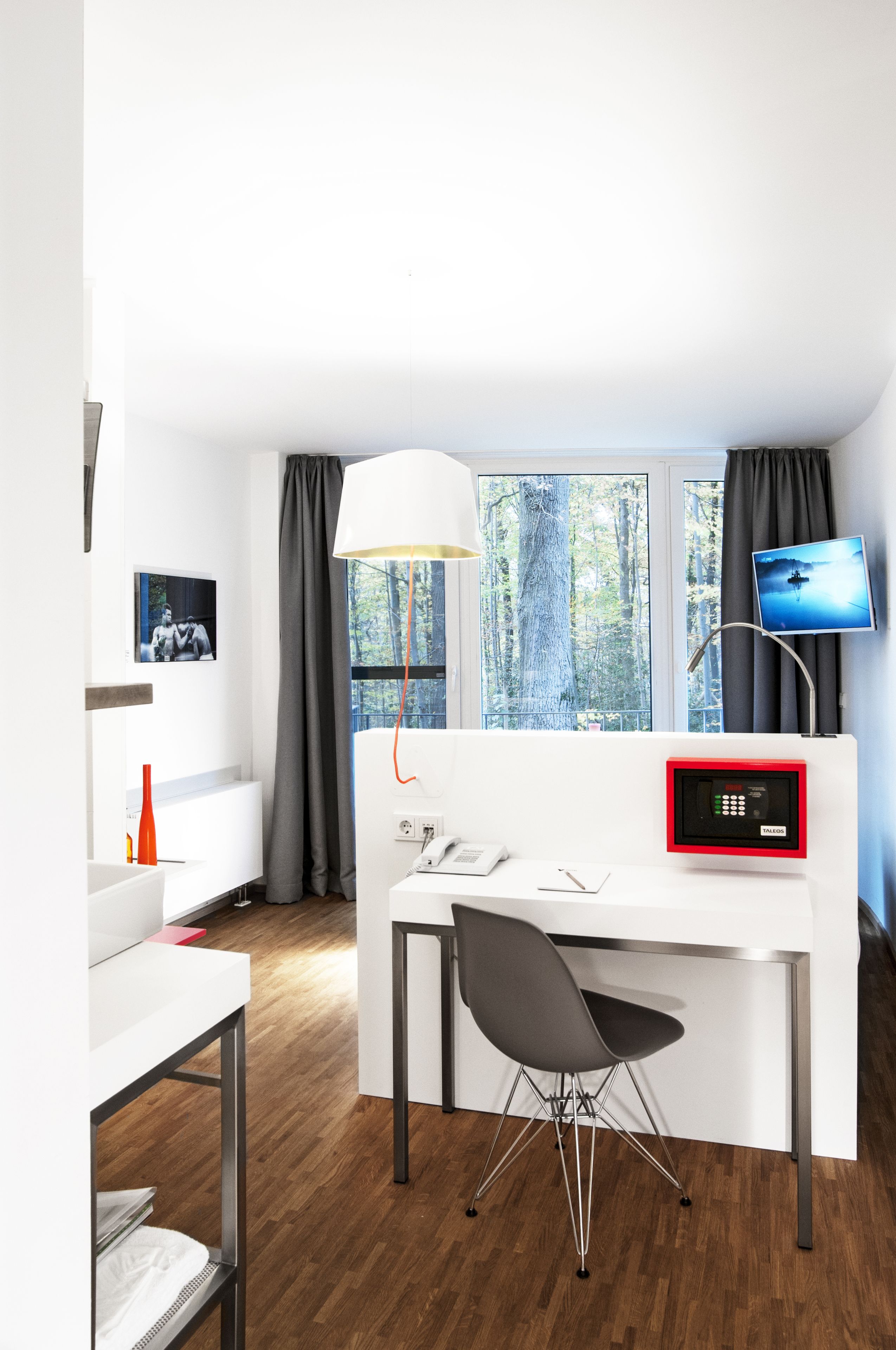 comfort single room, balcony, garden view | 1 bedroom, premium bedding, down duvets, free minibar