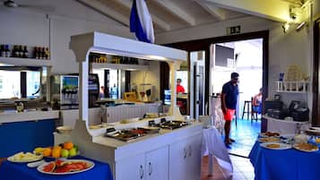 Petit déjeuner, déjeuner et dßner servis sur place