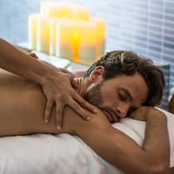 Un sauna, tratamientos corporales, hidroterapia, envolturas corporales
