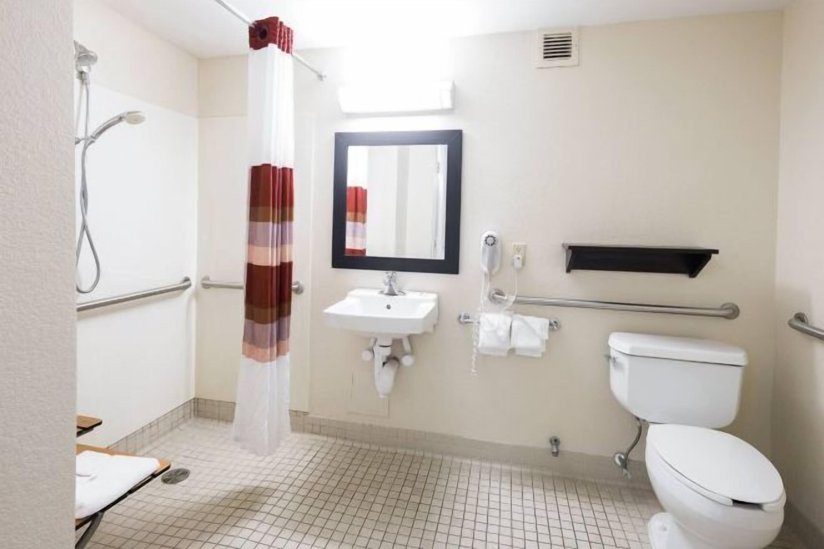 Bathroom | Towels, soap, shampoo, toilet paper