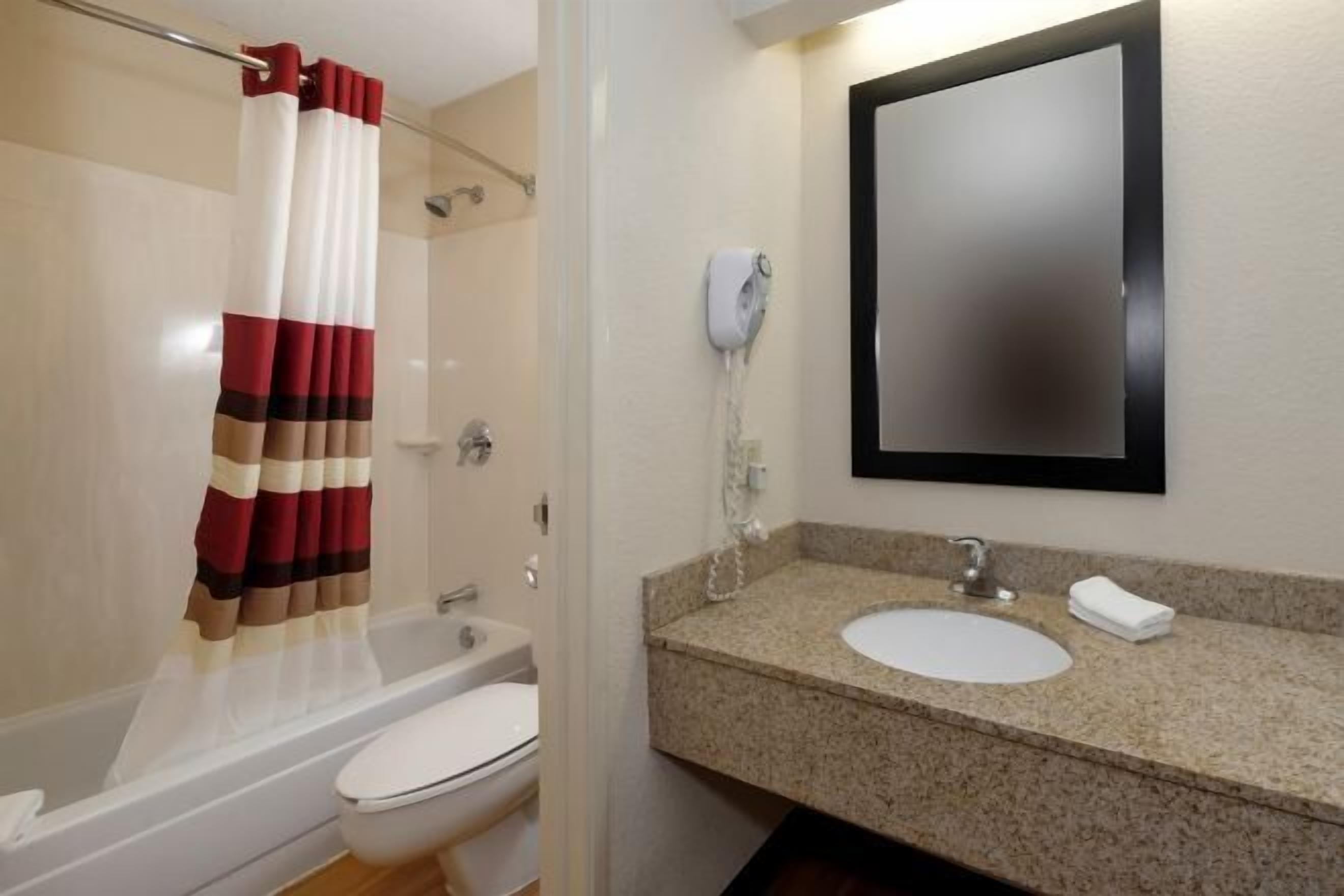 Towels, soap, shampoo, toilet paper