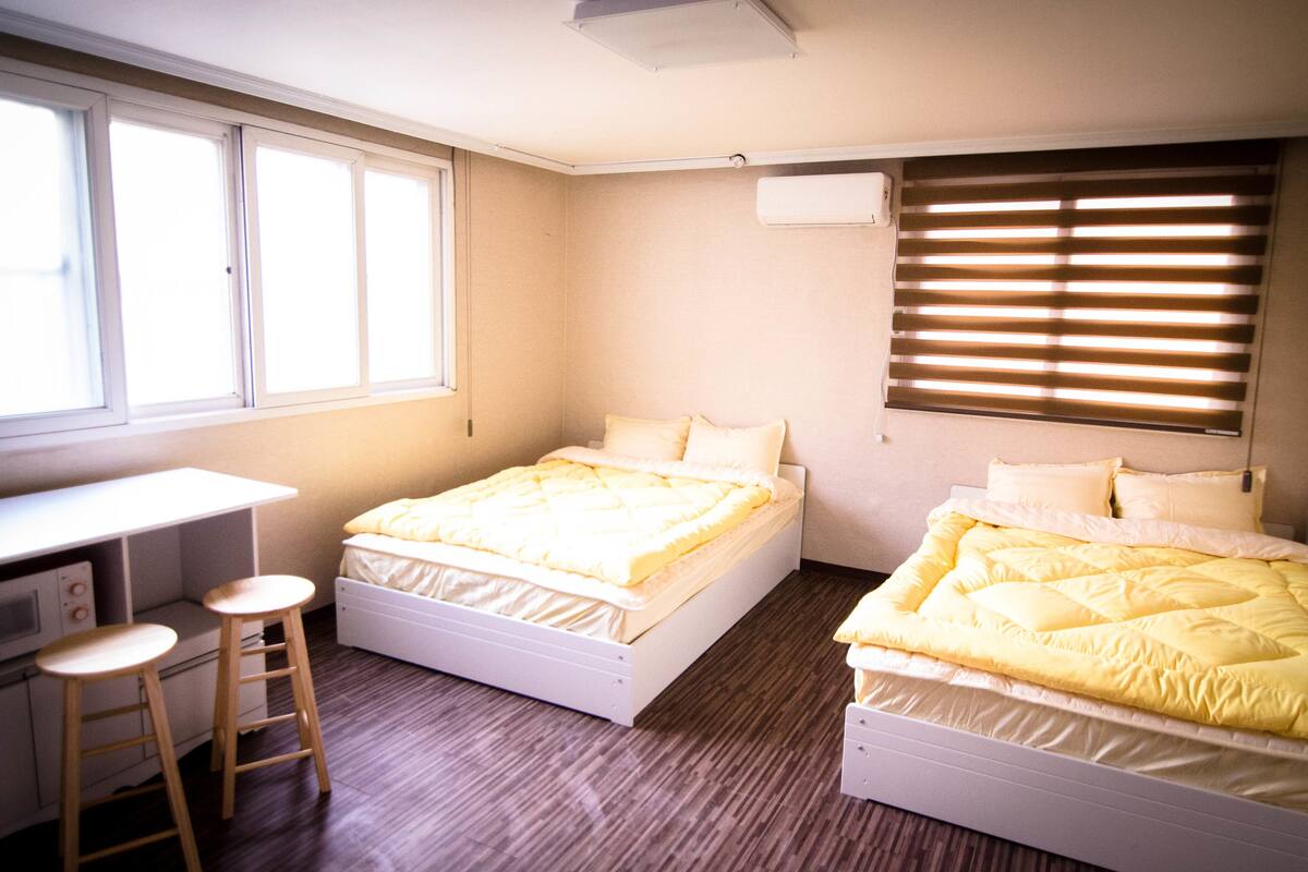 Triple Room, Kitchen | Blackout drapes, iron/ironing board (on request), WiFi (free)