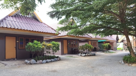 Quadruple Room (4 Adults) | Free WiFi, bed sheets