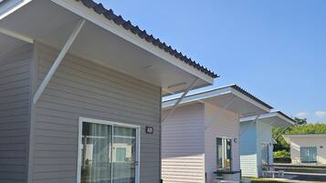 Double Room with Garden View | Free WiFi, bed sheets