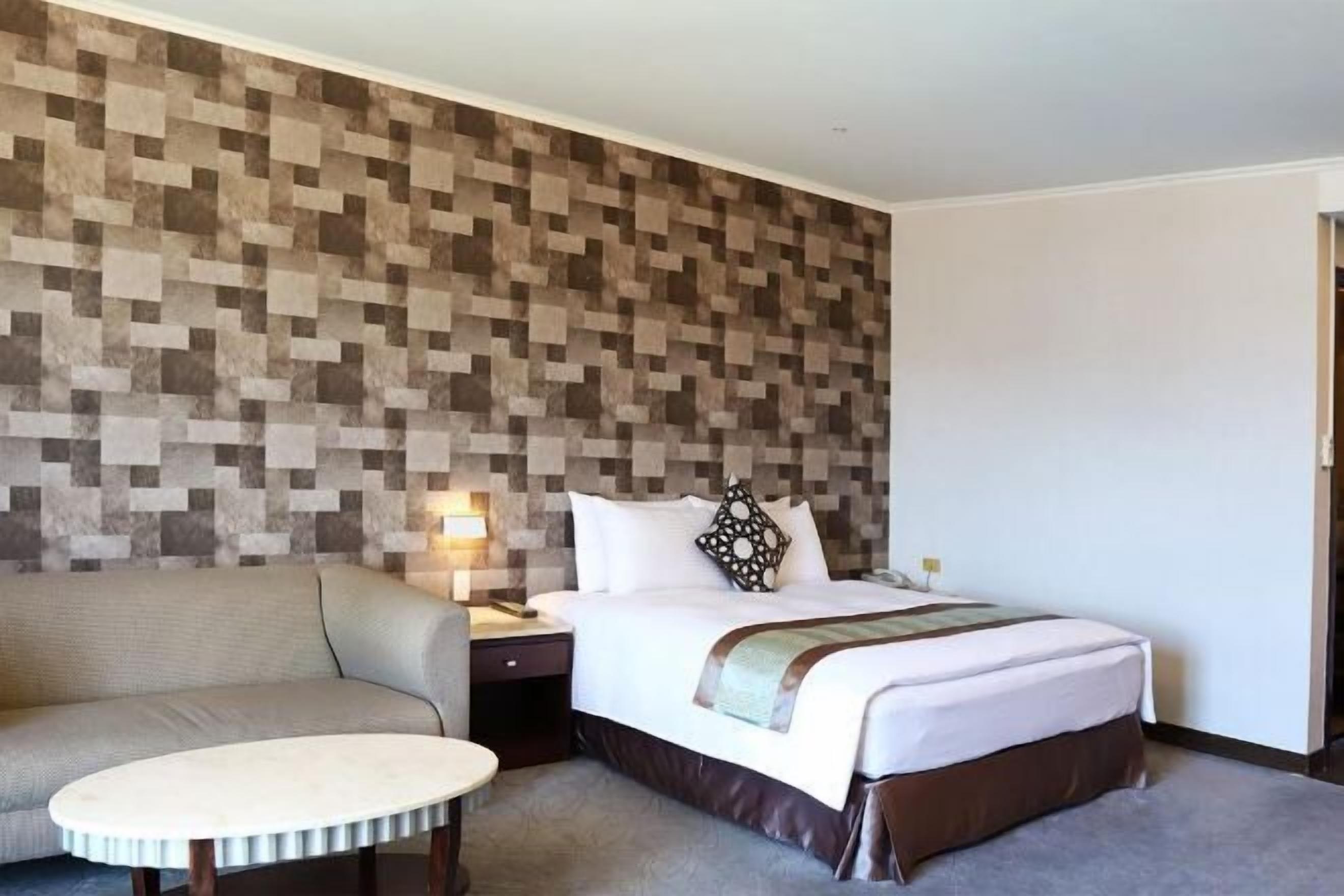 Premium bedding, down comforters, in-room safe, desk