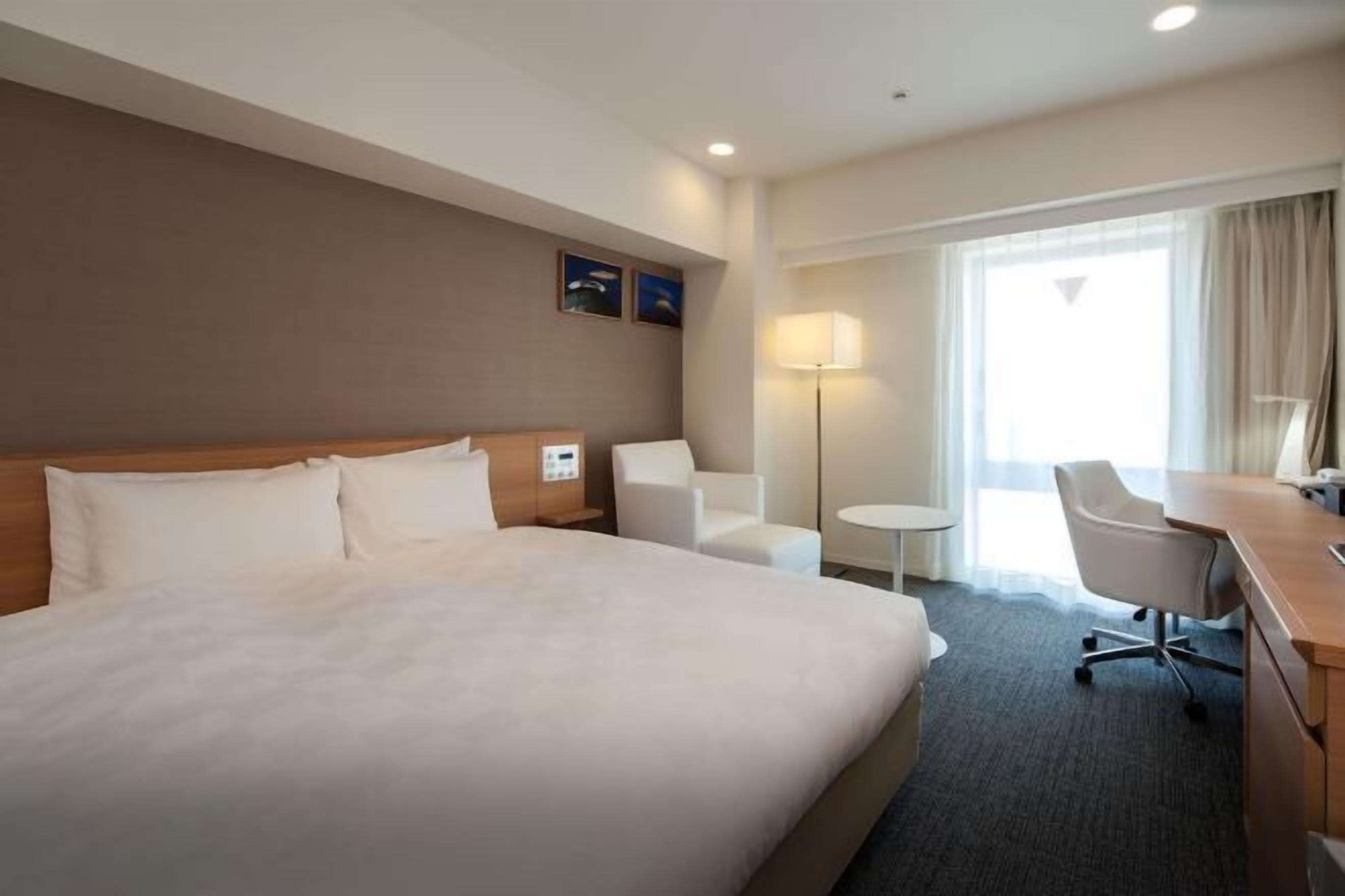 Down comforters, desk, soundproofing, free WiFi