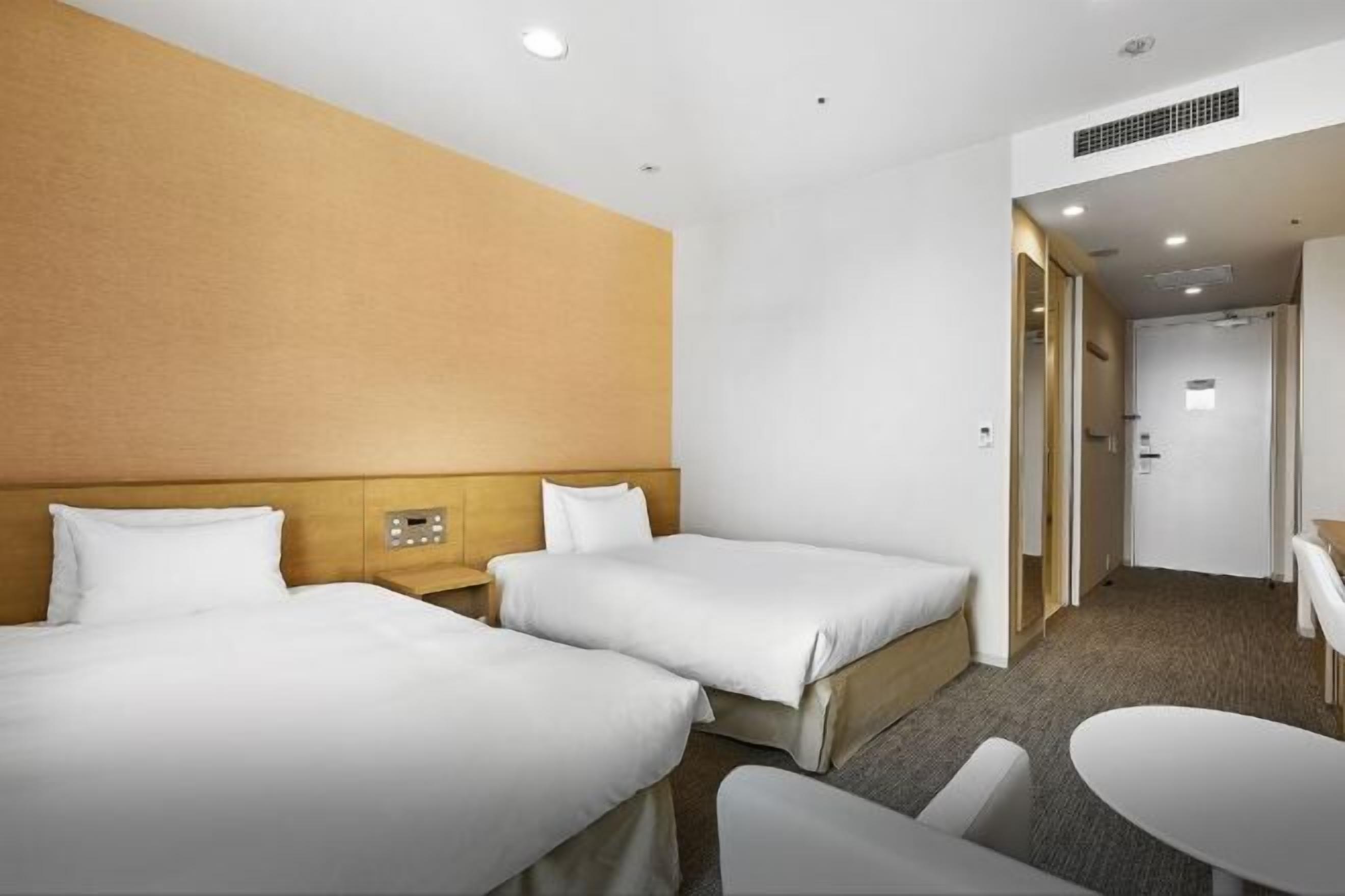 Down comforters, desk, soundproofing, free WiFi