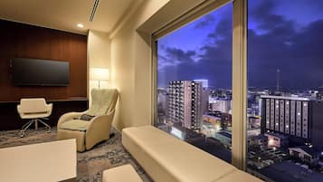 Down duvets, desk, soundproofing, free WiFi