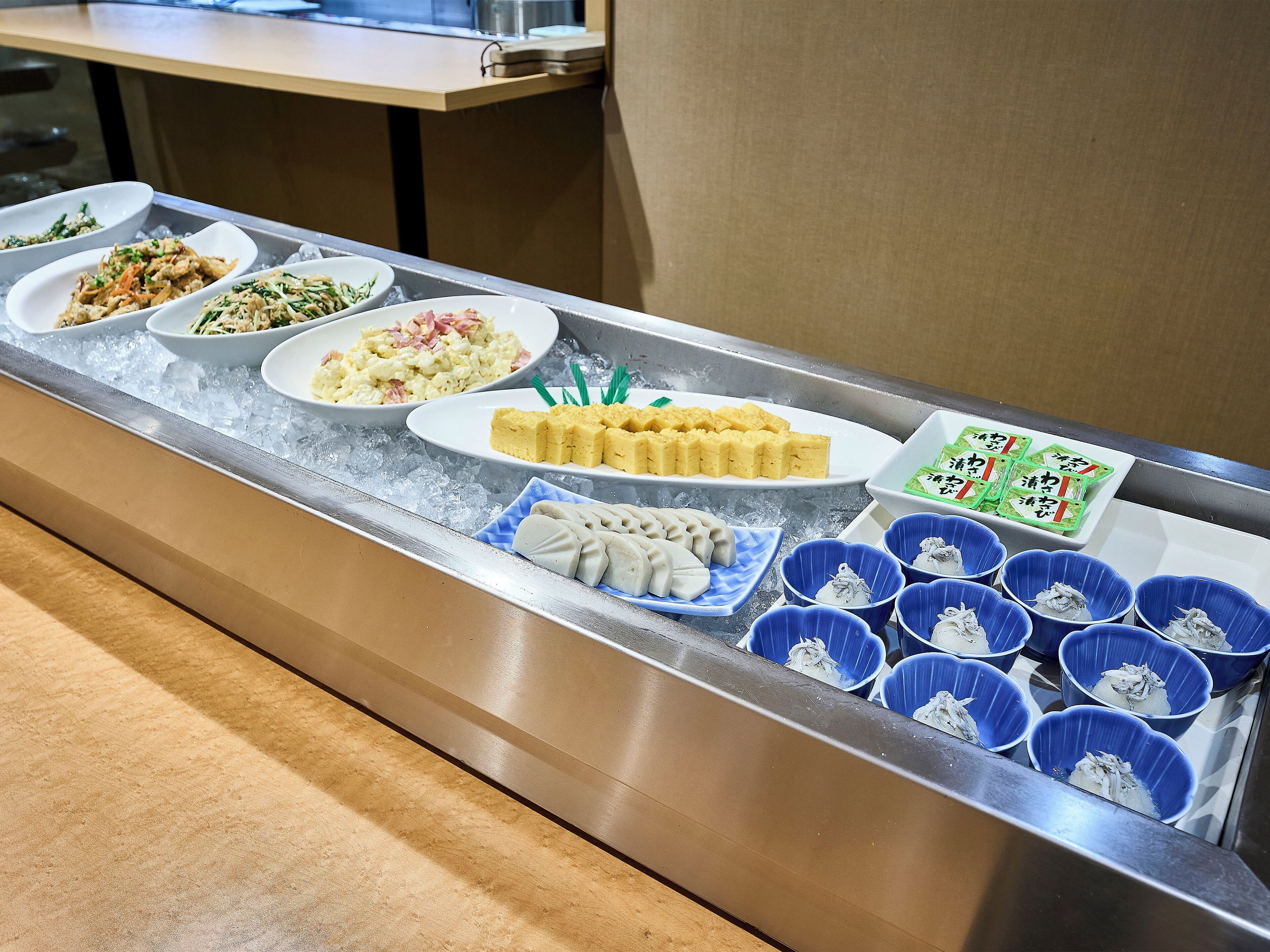 daily cooked-to-order breakfast (jpy 1500 per person)