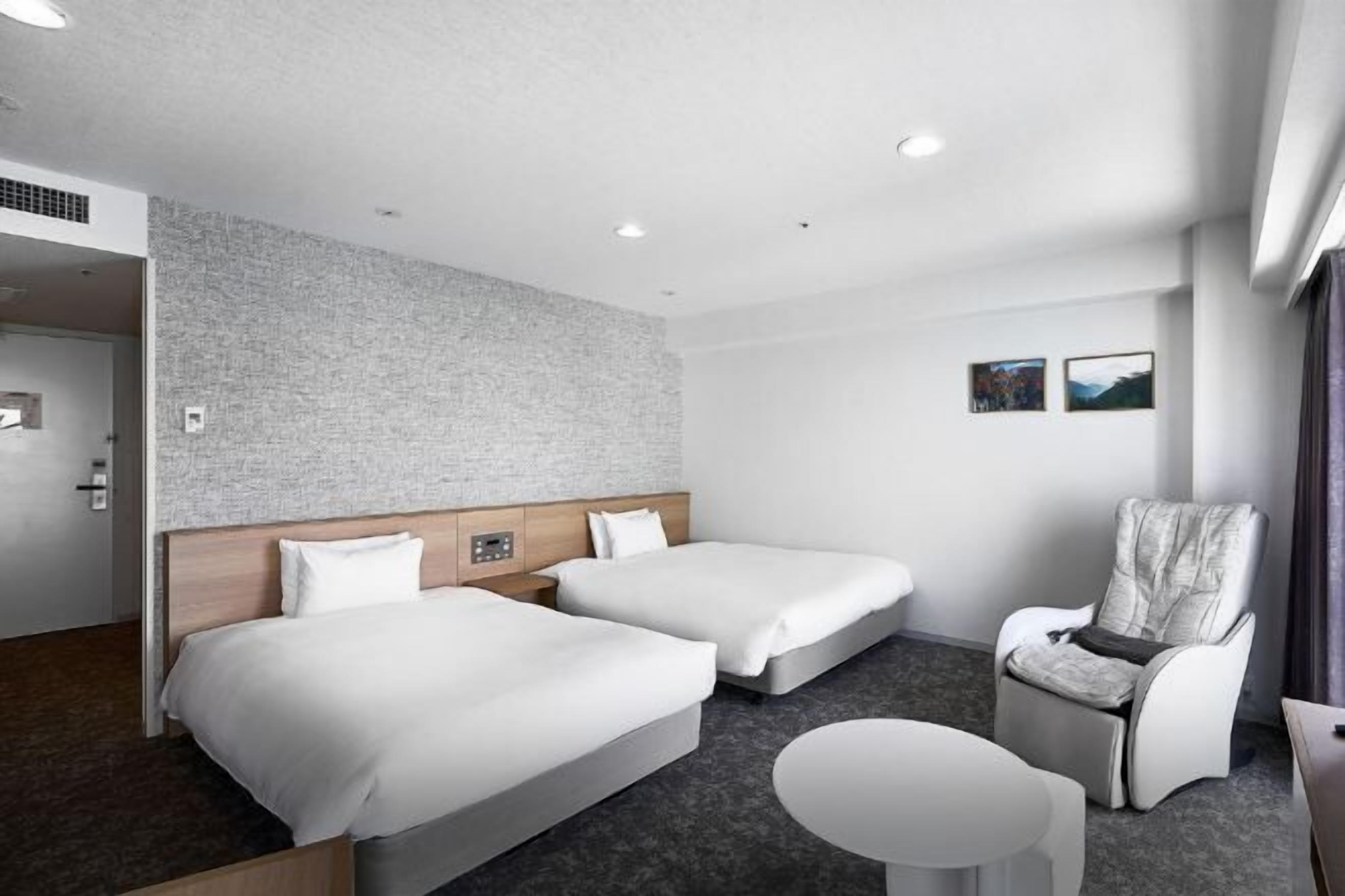 Down comforters, desk, soundproofing, free WiFi