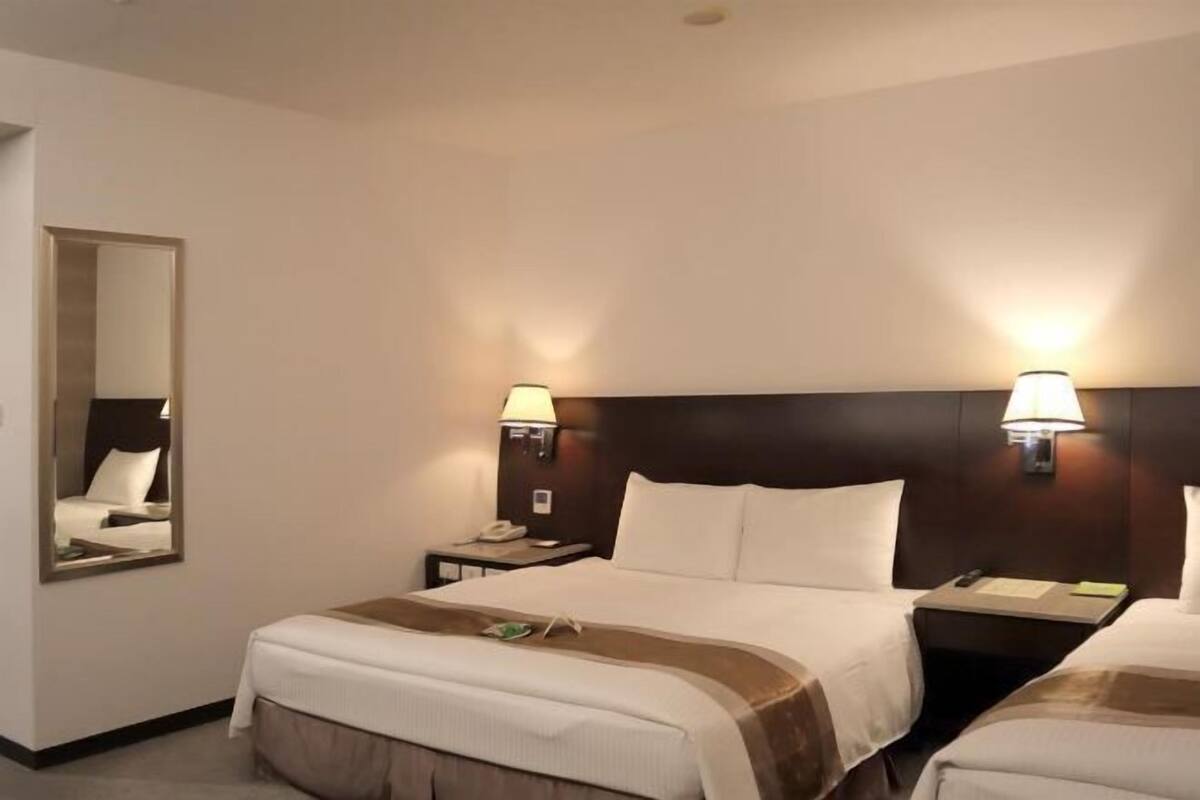 In-room safe, desk, blackout drapes, WiFi (free)