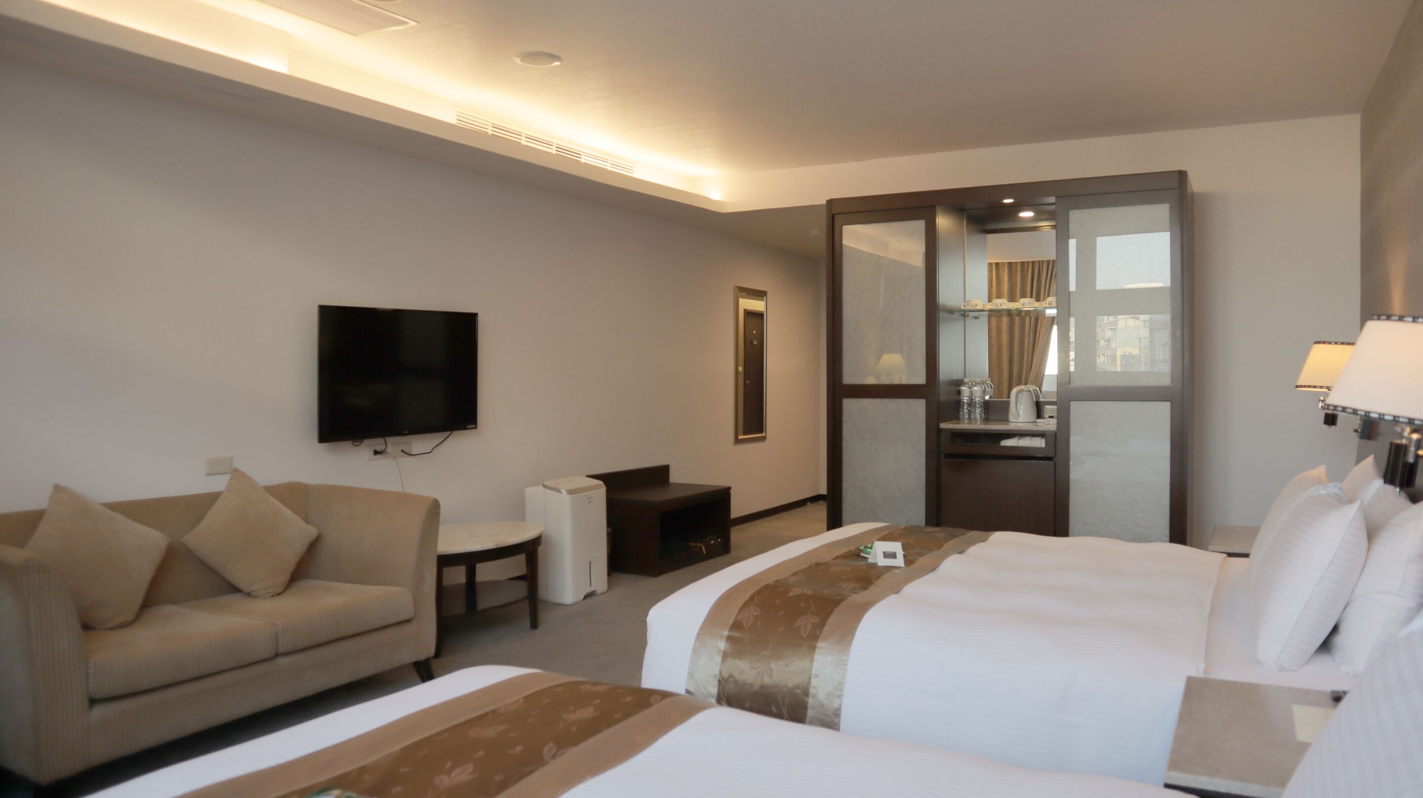 executive family room | in-room safe, desk, blackout curtains, free wifi