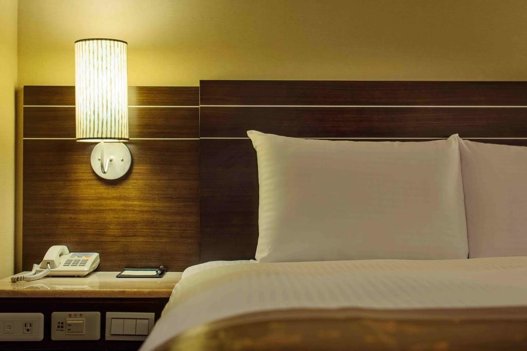 deluxe room | in-room safe, desk, blackout curtains, free wifi