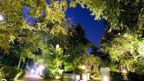 Limited parking - Hotel Siri (Lampang)