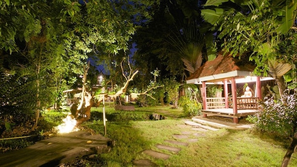 Property grounds - Hotel Siri (Lampang)