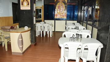 Breakfast, lunch, dinner served; Indian cuisine