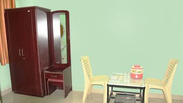 Kamar Double Standar (NON AC) | Fasilitas kamar
