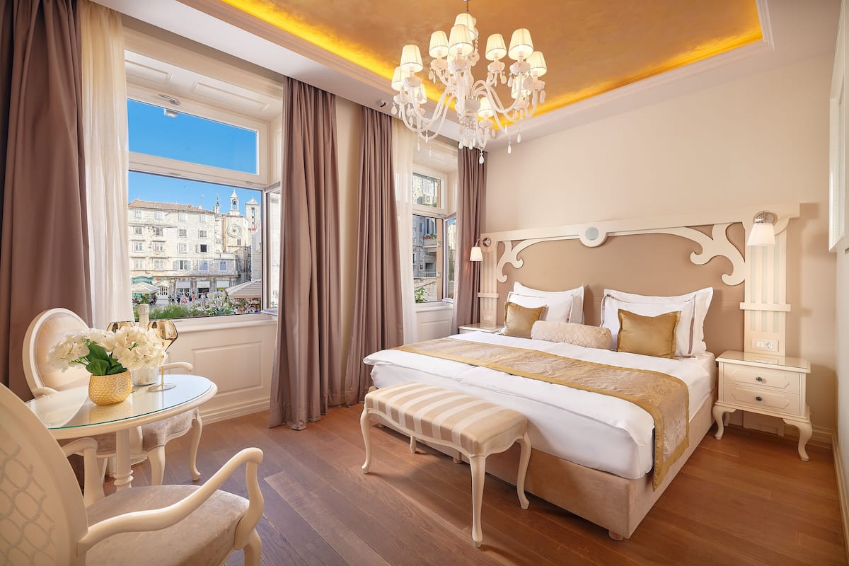 Deluxe Double or Twin Room, City View | Premium bedding, minibar, in-room safe, desk