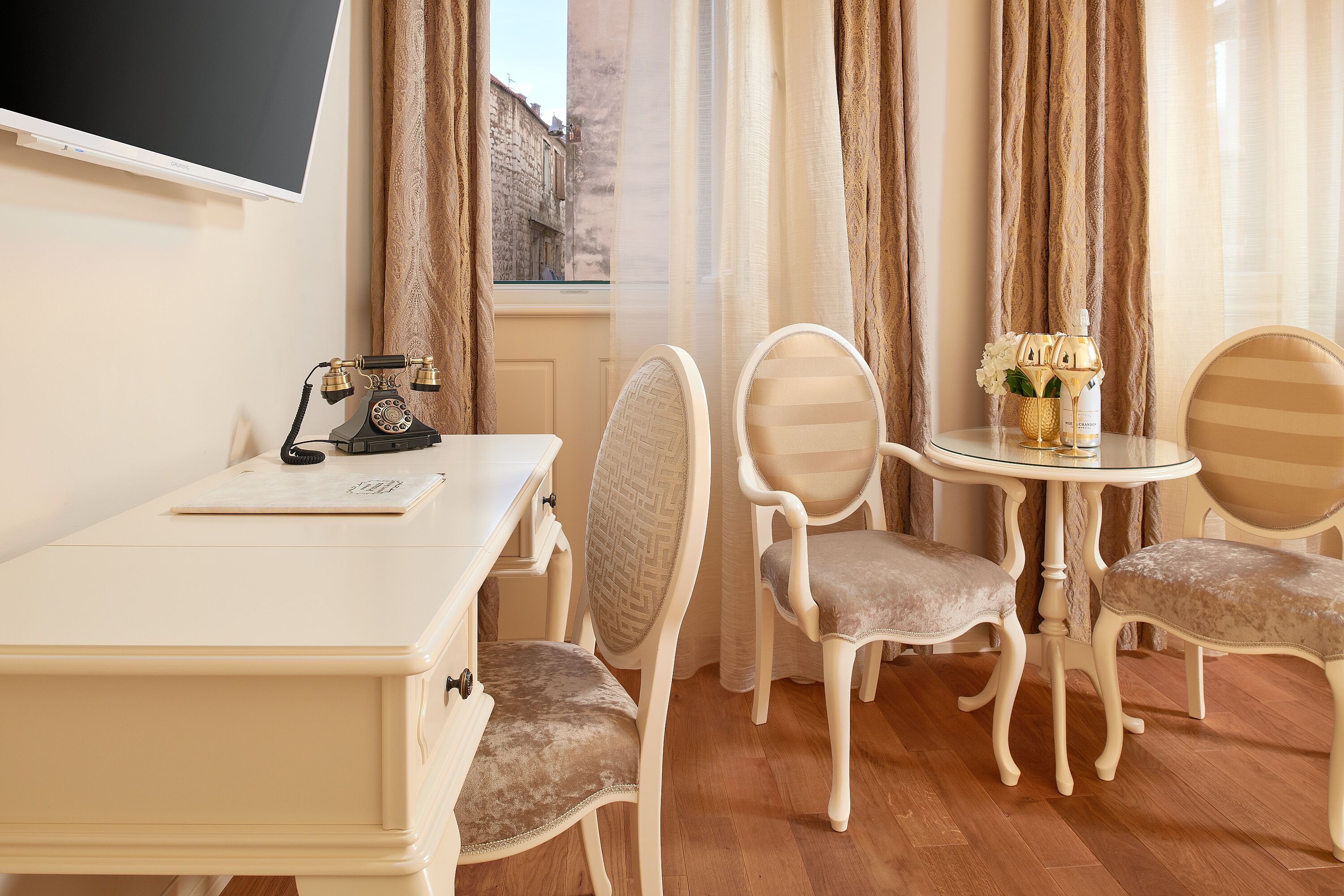 deluxe double room | premium bedding, minibar, in-room safe, desk