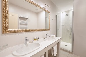 Deluxe Double or Twin Room, Balcony, City View | Bathroom | Shower, designer toiletries, hair dryer, bathrobes - Piazza Heritage Hotel (Split)