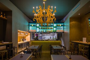 Bar (on property) - Piazza Heritage Hotel (Split)