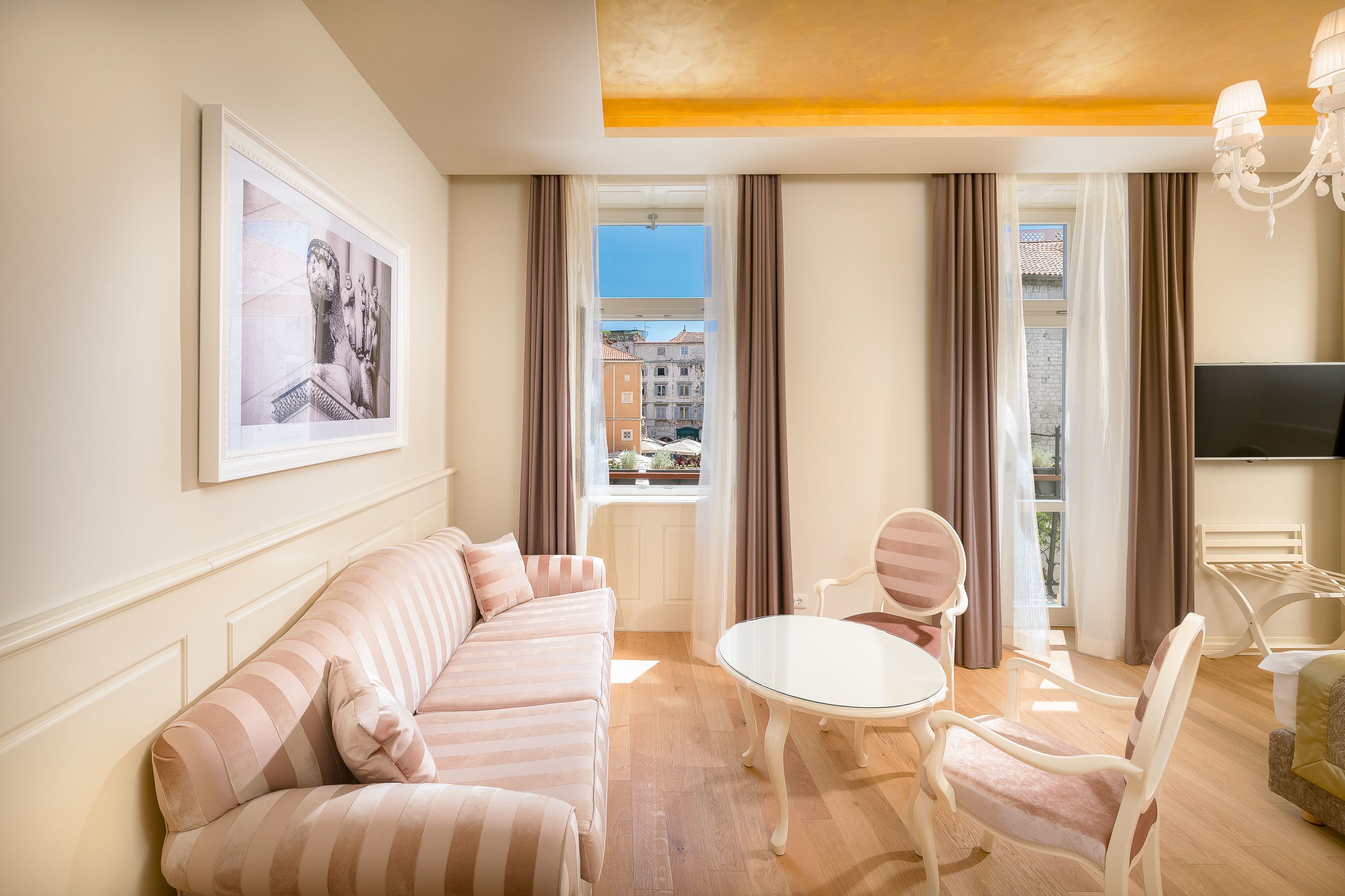 deluxe double or twin room, balcony, city view | premium bedding, minibar, in-room safe, desk