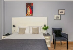 Classic Room | 1 bedroom, minibar, free WiFi, bed sheets