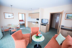 Căn hộ (3 Rooms) | Két bảo mật tại phòng, phòng cách âm