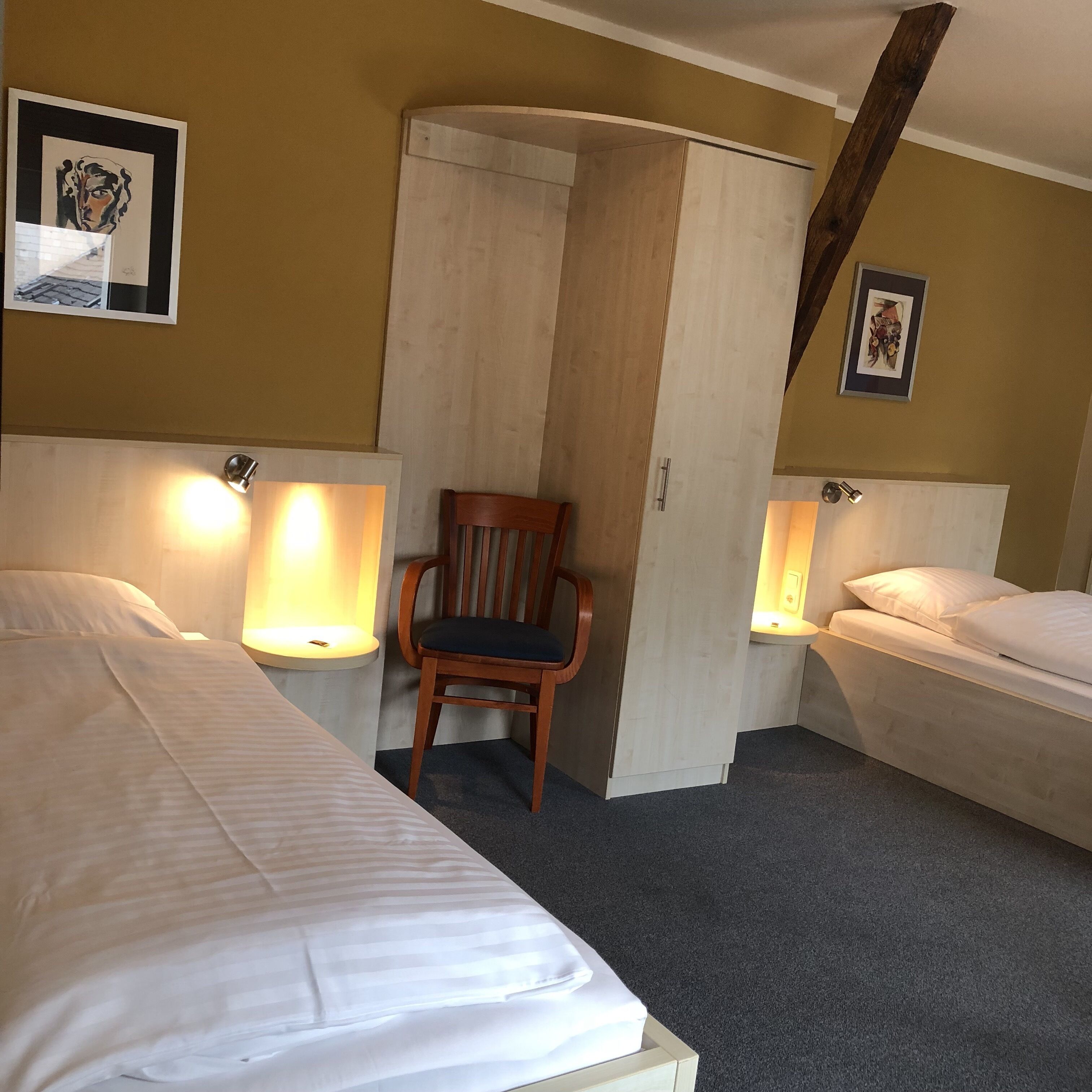 standard twin room | desk, blackout curtains, soundproofing, free wifi