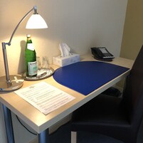 办公桌、遮光窗帘、隔音、免费 WiFi