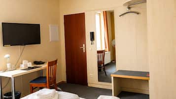 Doppelzimmer, eigenes Bad | Schreibtisch, Verdunkelungsvorhänge, schallisolierte Zimmer